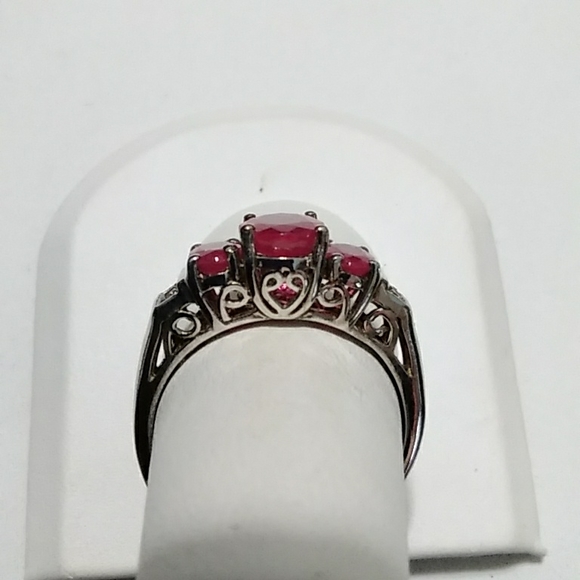 Ruby and Diamond Ring - Picture 3 of 5